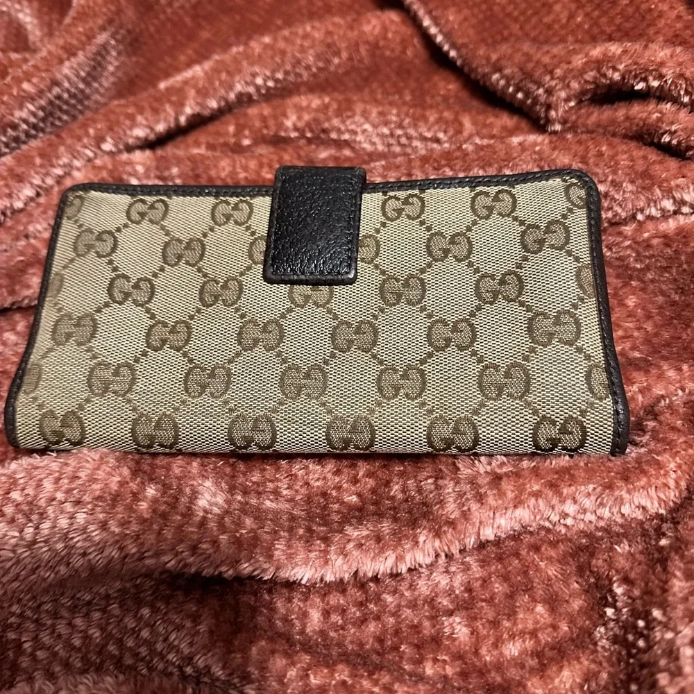 Gucci | Brown | Monogram International Wallet - Picture 2 of 14